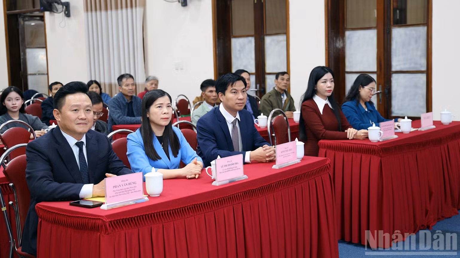 Các đại biểu dự chương trình.