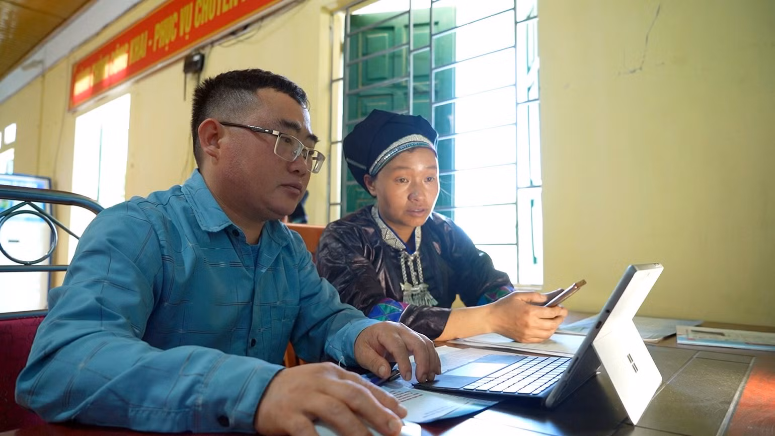 phim-chinh-quyen-2-cap-2mp4still001.jpg