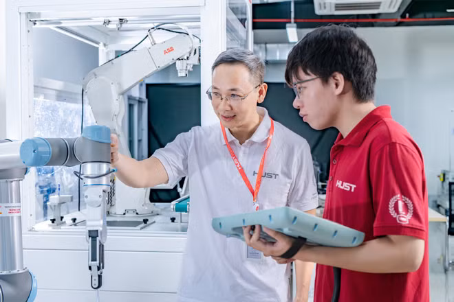 Nghiên cứu khoa học tại phòng thí nghiệm Trường Cơ khí, Đại học Bách khoa Hà Nôi