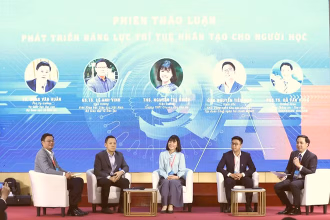 Các diễn giả thảo luận tại hội thảo