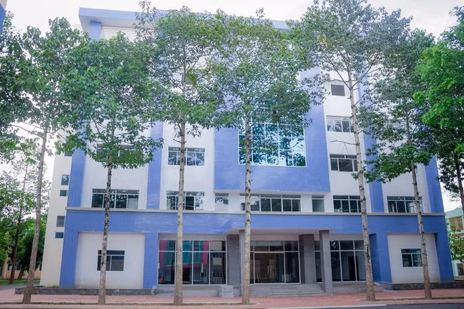 Tòa nhà Trung tâm công nghệ cao thuộc Trường cao đẳng Công nghệ Quốc tế Lilama 2. (Ảnh: Trường cao đẳng Công nghệ Quốc tế Lilama 2)