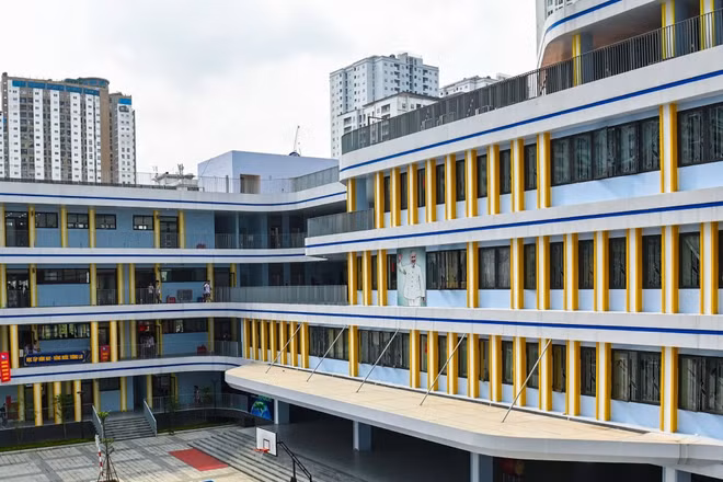 Trường THPT Hoàng Quán Chi (phường Yên Hòa)