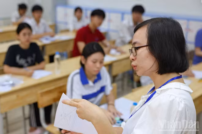 Tại Kỳ thi tuyển sinh vào lớp 10 của thành phố Hà Nội năm học 2025-2026. (Ảnh: ĐẠI THẮNG)