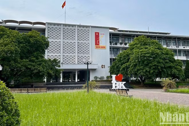 Đại học Bách khoa Hà Nội.