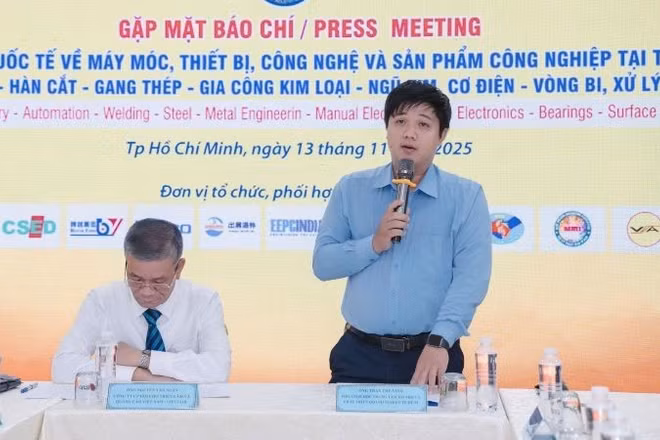 Đại diện Ban tổ chức thông tin về VINAMAC EXPO 2025.