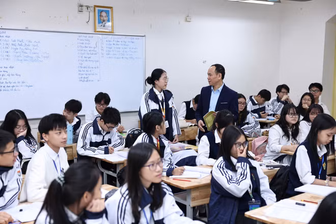 Giáo viên trong giờ lên lớp tại Trường trung học phổ thông Việt Đức (Hà Nội). (Ảnh minh họa: ĐẠI THẮNG)