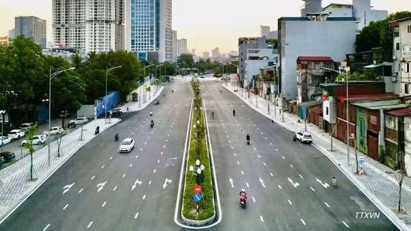 Điểm cuối tại nút giao Voi Phục đã hoàn thành cơ bản tạo không gian giao thông hiện đại đồng bộ cho Thủ đô. (Ảnh: TTXVN)