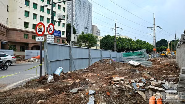 Hà Nội tập trung thi công, sửa chữa, cải tạo hệ thống thoát nước. (Ảnh: HƯƠNG TRÀ)