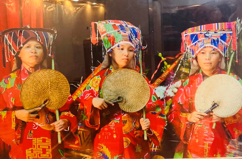 Nghi lễ tâm linh quạt ma của người Mường. Ảnh: Nghệ nhân Bùi Thanh Bình