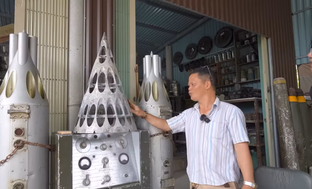 Anh Duyệt chia sẻ về hành trình sưu tầm những vỏ bom lớn.