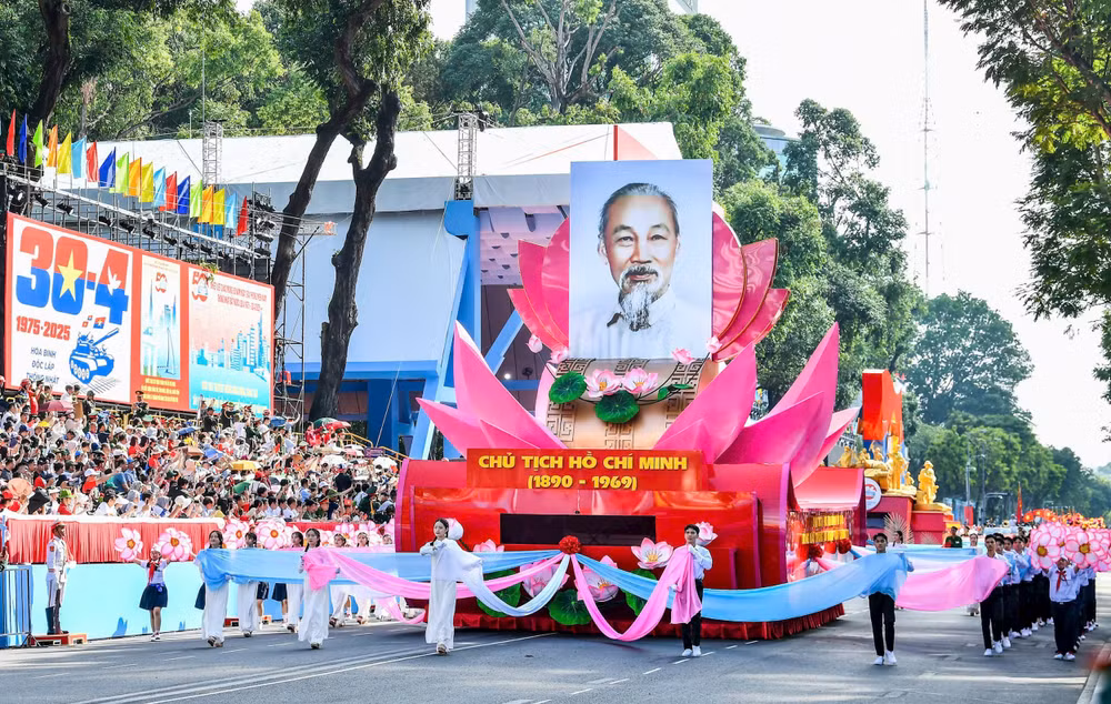 Lễ diễu binh, diễu hành kỷ niệm 50 năm Ngày giải phóng miền nam, thống nhất đất nước.