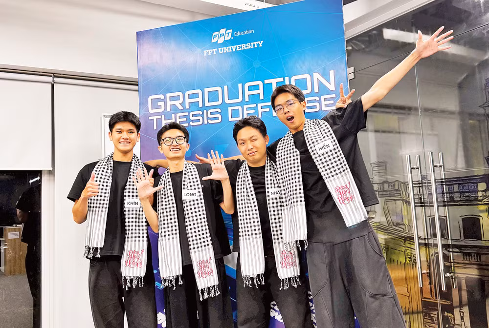 Bốn thành viên nhóm tổ chức dành rất nhiều tâm huyết cho chương trình.