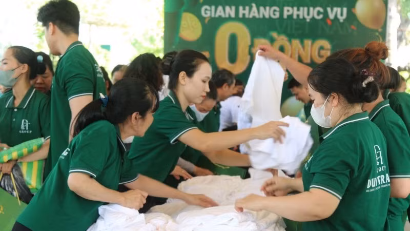 Nhiều chương trình hỗ trợ được đưa ra để giúp người lao động được đón xuân an lành. (Ảnh Phương Linh)