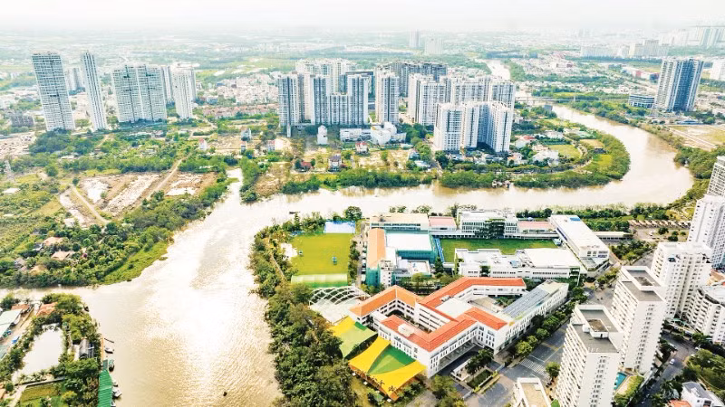 Các đô thị lớn như Hà Nội, Thành phố Hồ Chí Minh kiên định quan điểm không đánh đổi môi trường lấy tăng trưởng kinh tế, coi đây là bước đi quan trọng để cải thiện chất lượng sống của người dân. (Ảnh TTXVN)