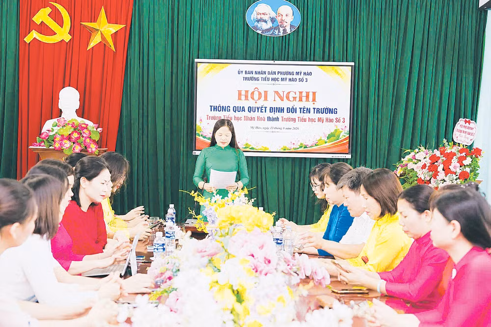 Hội nghị thông qua quyết định đổi tên tại Trường tiểu học Mỹ Hào số 3 (tỉnh Hưng Yên). Ảnh | VĂN MỸ
