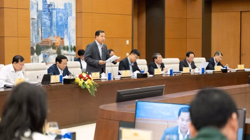 Tổng Thư ký Quốc hội Lê Quang Mạnh báo cáo tại Hội nghị trực tuyến toàn quốc công tác bầu cử đại biểu Quốc hội và Hội đồng nhân dân các cấp 2026-2031. (Ảnh Giang Hương)