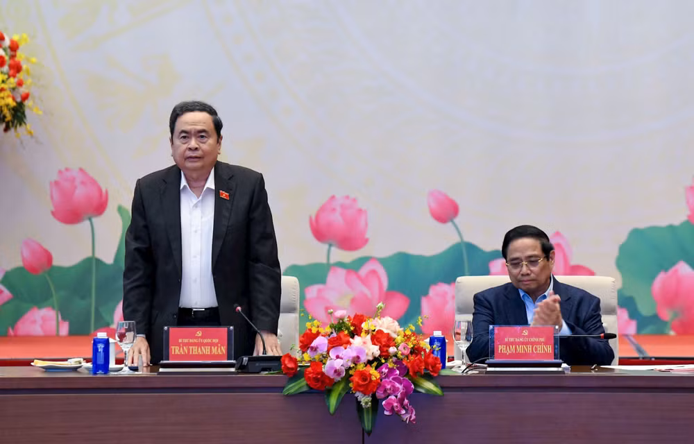 Chiều 9/3, tại Hà Nội, Bí thư Đảng ủy Quốc hội, Chủ tịch Quốc hội Trần Thanh Mẫn và Bí thư Đảng ủy Chính phủ, Thủ tướng Chính phủ Phạm Minh Chính đồng chủ trì Hội nghị Ban Thường vụ Đảng ủy Quốc hội với Ban Thường vụ Đảng ủy Chính phủ về nội dung, chương trình kỳ họp thứ nhất, Quốc hội khóa XVI. (Ảnh Duy Linh)