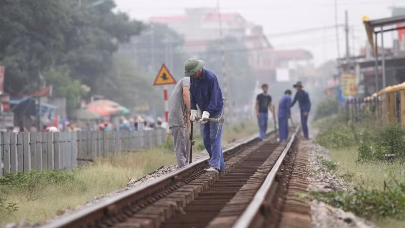 Nhiều nhà thầu Việt Nam đã chuẩn bị về nhân sự, thiết bị và tài chính để tham gia các dự án lớn triển khai tại Việt Nam. Ảnh KHIẾU MINH