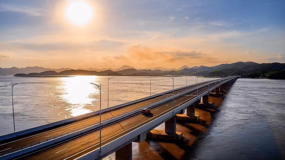Tuyến cao tốc Vân Đồn - Móng Cái (Quảng Ninh) được đầu tư khá đồng bộ