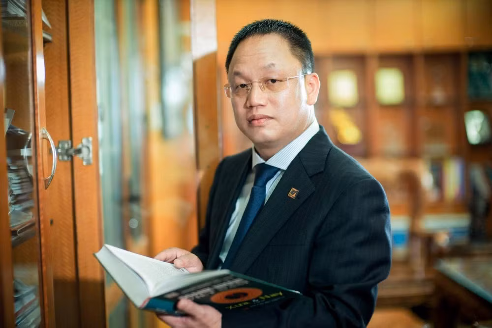 Ông Nguyễn Cảnh Hồng, Chủ tịch Câu lạc bộ Doanh nhân Sao Đỏ