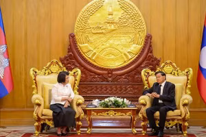 Tổng Bí thư Đảng Nhân dân Cách mạng Lào, Chủ tịch nước Lào Thongloun Sisoulith tiếp Chủ tịch Quốc hội Campuchia Khuon Sudary. (Ảnh: Cổng thông tin điện tử Đảng Nhân dân Campuchia)