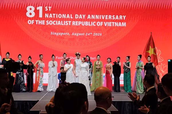 Chương trình “Đêm di sản Á Đông” giới thiệu bộ sưu tập “From Roots to Future-Từ cội nguồn đến tương lai” được tổ chức tại Singapore nhân kỷ niệm 81 năm Quốc khánh nước Cộng hòa xã hội chủ nghĩa Việt Nam 2/9. (Ảnh: Ban tổ chức)