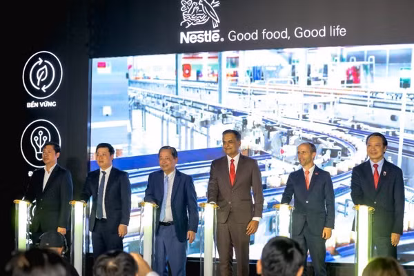 Nestlé Việt Nam chính thức đưa vào vận hành Dây chuyền đóng gói cà-phê hòa tan trong hũ thủy tinh (Jar Line) tại Nhà máy Nestlé Trị An, thành phố Đồng Nai.