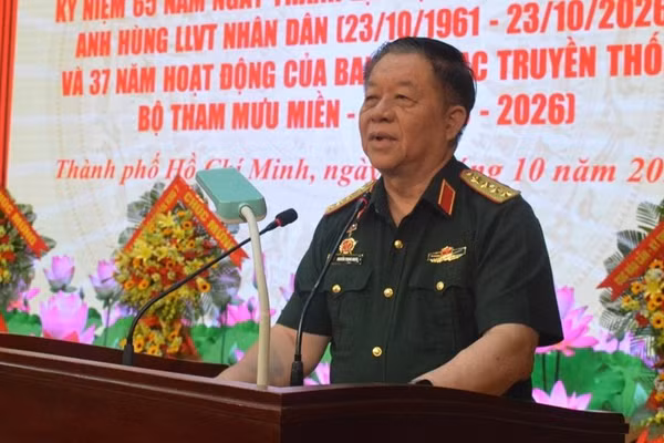 Đại tướng Nguyễn Trọng Nghĩa phát biểu tại buổi gặp mặt. (Ảnh: qdnd.vn)