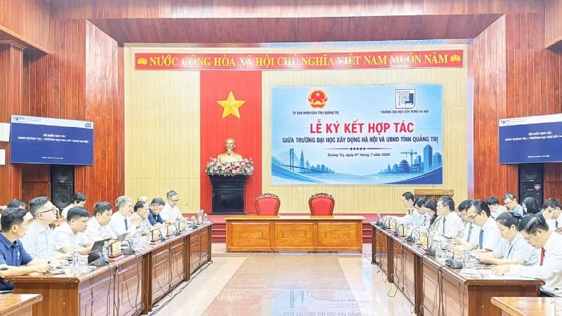 Quang cảnh cuộc làm việc (Ảnh NGUYỄN LOAN) 