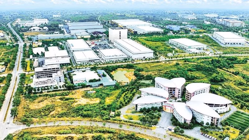Một góc Khu công nghệ cao Hòa Lạc (Ảnh PHẠM HÙNG)
