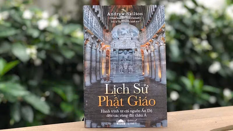 Cuốn sách “Lịch sử Phật giáo-Hành trình từ cội nguồn Ấn Độ đến các vùng đất châu Á" do Tiến sĩ, Thượng tọa Thích Thiện Chánh dịch. 