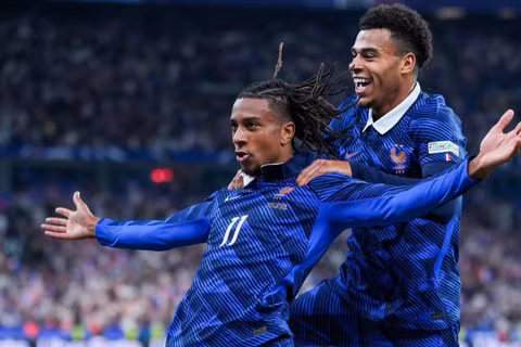 Michael Olise ghi cú đúp giúp tuyển Pháp giành chiến thắng. (Ảnh: UEFA)