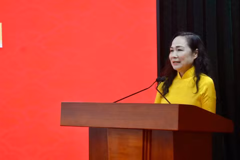 Nghệ sĩ Nhân dân Trịnh Thúy Mùi, Chủ tịch Hội Nghệ sĩ Sân khấu Việt Nam phát biểu. (Ảnh: HOÀNG LAM)