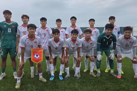 Các tuyển thủ U15 Việt Nam trước trận đấu. (Ảnh: VFF)