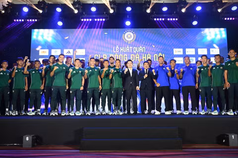 Các cầu thủ của Hà Nội FC trong trang phục mới hướng tới mùa giải 2026-2027. (Ảnh: Hà Nội FC)