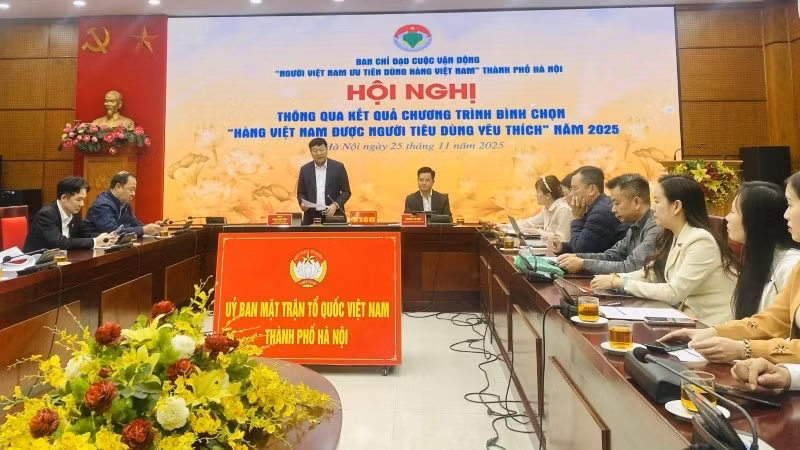 Lãnh đạo Ủy ban Mặt trận Tổ quốc Việt Nam thành phố Hà Nội phát biểu tại hội nghị.