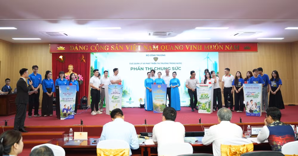 Vòng thi trực tiếp Cuộc thi “Tìm hiểu lợi ích của xăng E10” tiếp tục lan tỏa thông điệp sử dụng nhiên liệu xanh.