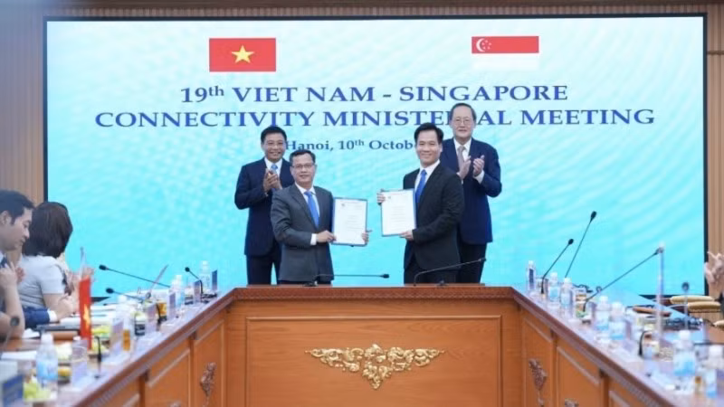 UBND Thành phố Đà Nẵng và Grab Việt Nam đã ra mắt Kế hoạch hành động thực hiện Biên bản ghi nhớ trong khuôn khổ Hội nghị Bộ trưởng về Kết nối kinh tế Việt Nam - Singapore lần thứ 19.
