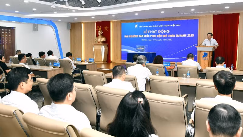 Lễ phát động ủng hộ đồng bào khắc phục hậu quả thiên tai năm 2025.
