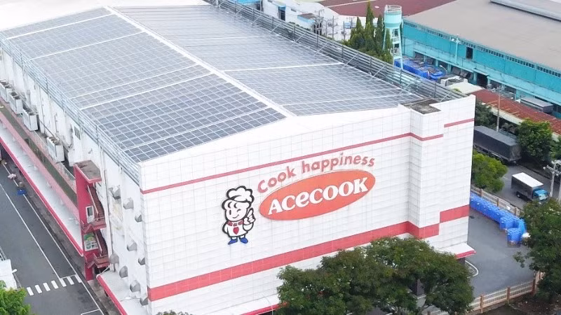 Hệ thống điện mặt trời áp mái được sử dụng cho các hoạt động sản xuất và tòa nhà văn phòng chính 5 tầng tại Khu công nghiệp Tân Bình (Thành phố Hồ Chí Minh) với hơn 400 cán bộ, công nhân viên đang làm việc.