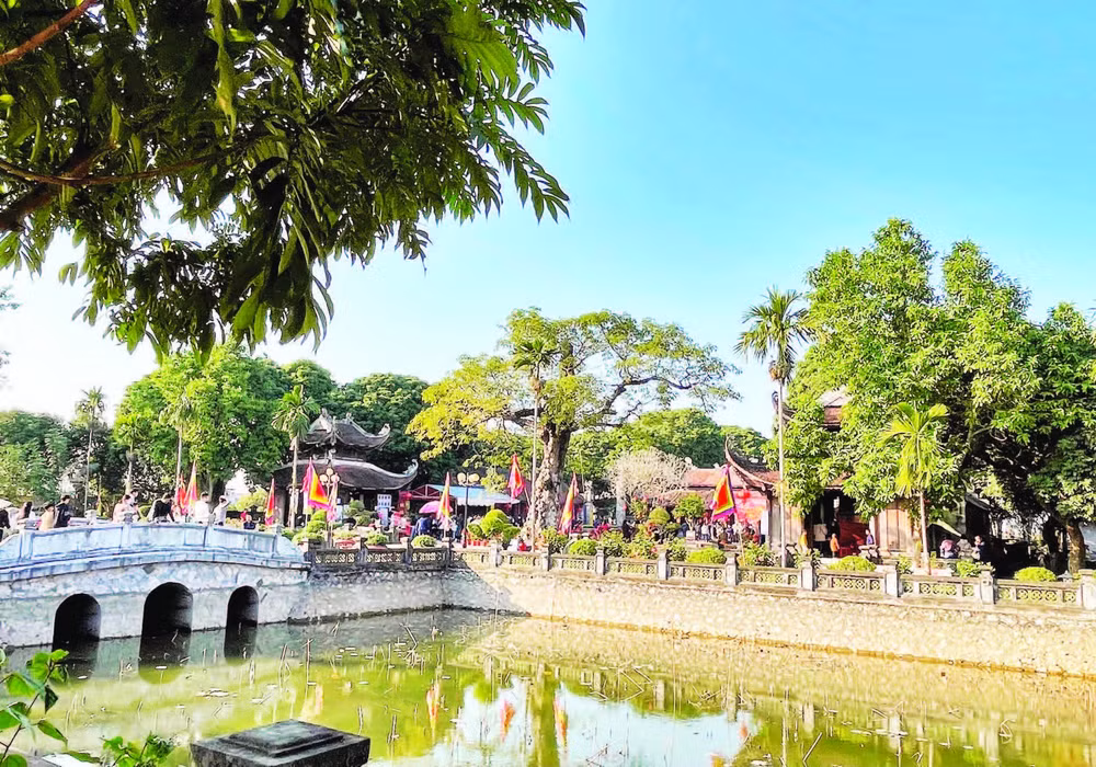 Văn miếu Mao Điền là điểm du lịch lý tưởng với cảnh quan môi trường xanh, sạch, đẹp.