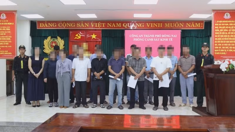 Các đối tượng bị khởi tố.