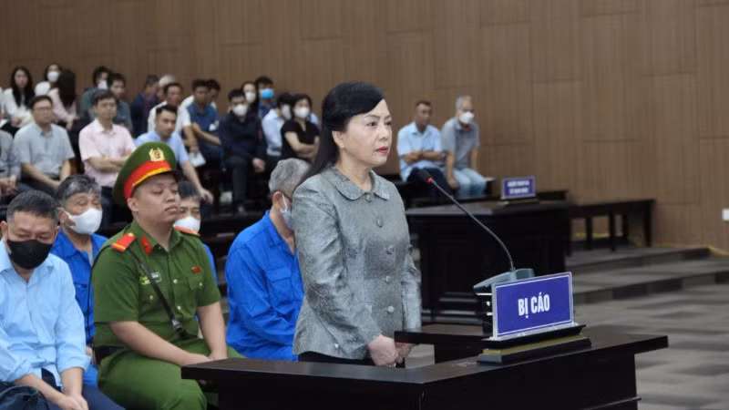 Bị cáo Nguyễn Thị Kim Tiến tại tòa.