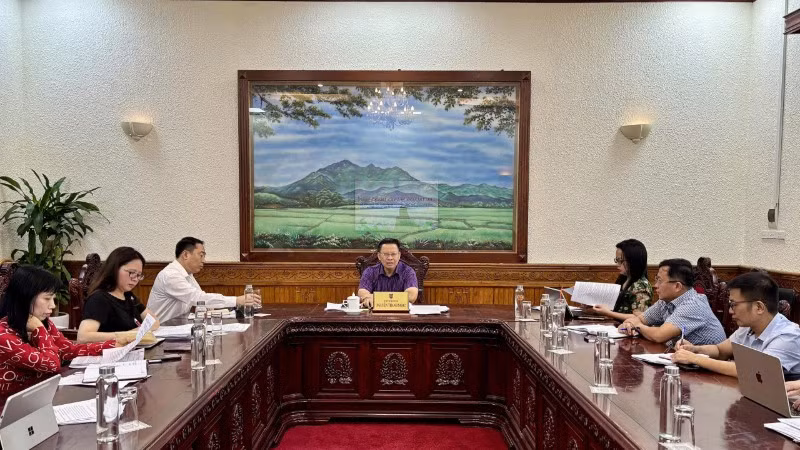 Quang cảnh phiên làm việc.
