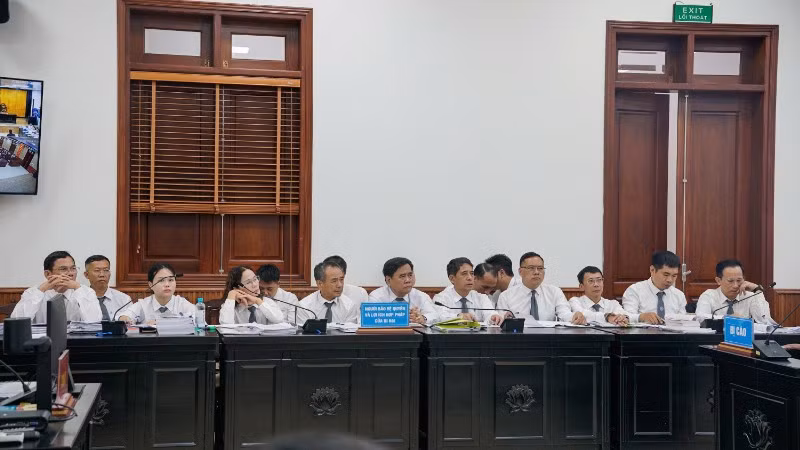 Các luật sư tham gia tại phiên tòa.
