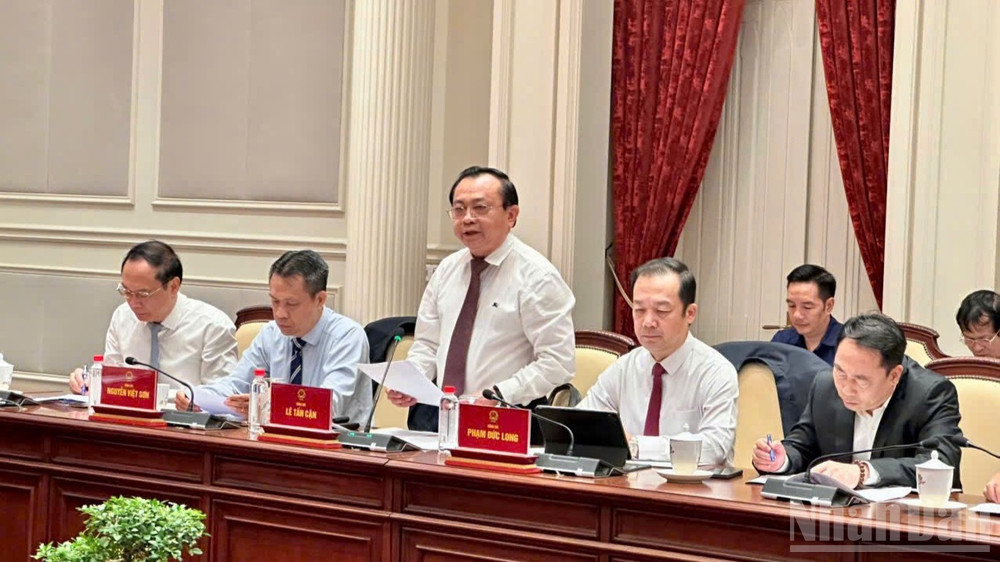 Thứ trưởng T&agrave;i ch&iacute;nh L&ecirc; Tấn Cận. (Ảnh: HN)