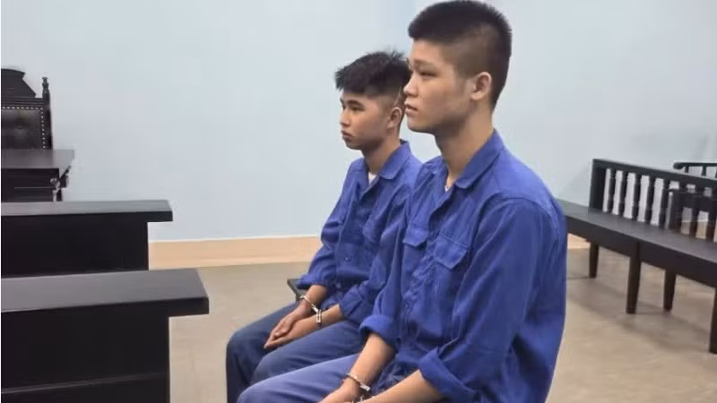 Hai bị cáo tại tòa. (Ảnh: VA)