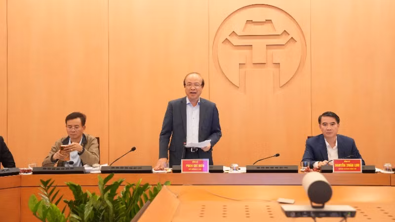 Thứ trưởng Tư pháp Phan Chí Hiếu làm việc tại Hà Nội.