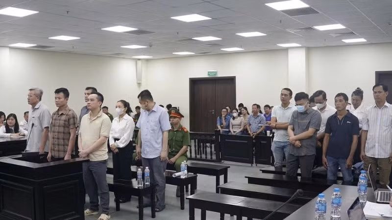 Các bị cáo tại phiên tòa. (Ảnh: DANH LAM)
