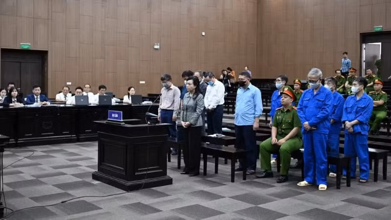 Các bị cáo tại tòa.